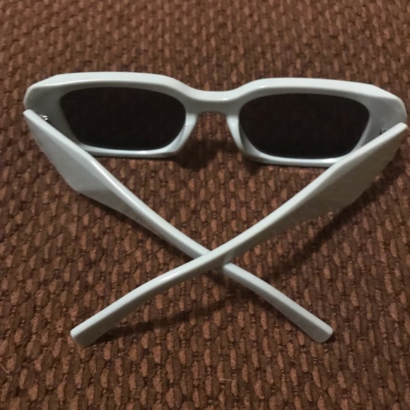 Blue butterfly 🦋 frame sunglasses - Picture 3 of 3